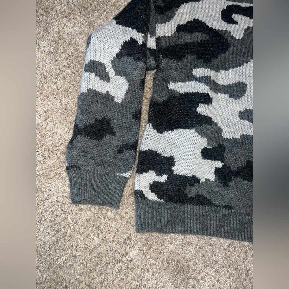 Lucky Brand Women's Camouflage Crewneck Sweater - Black and Gray - Picture 5 of 6